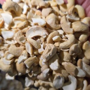 ANACARDO CRUDO MITADES